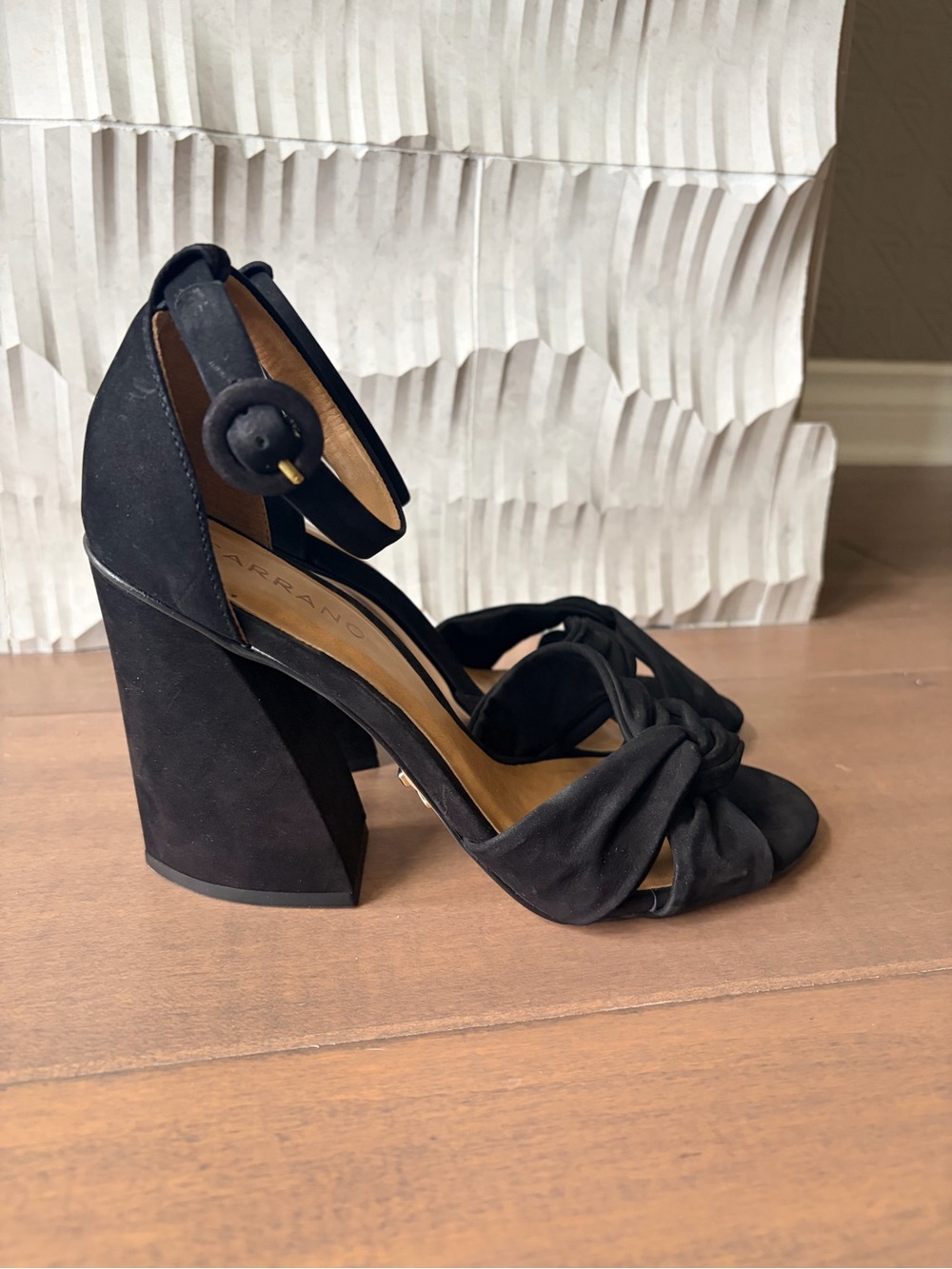 Carrano suede knot ankle strap block heels sandals sz 8 black brazil